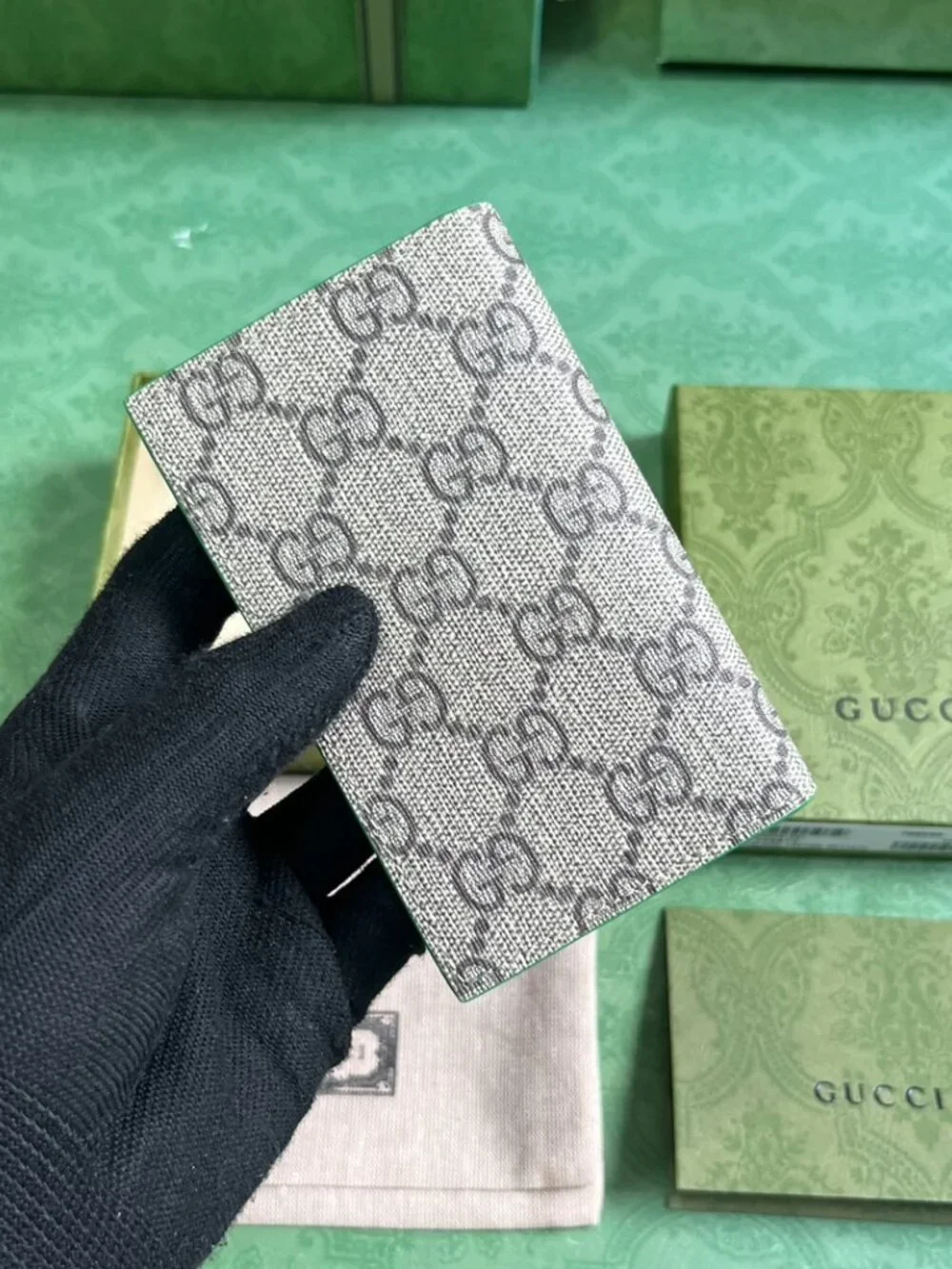 Gucci. dimensions 12